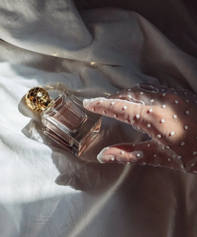 Find Your Perfect Signature Scent, Based On Your Favorite Taylor Swift Era