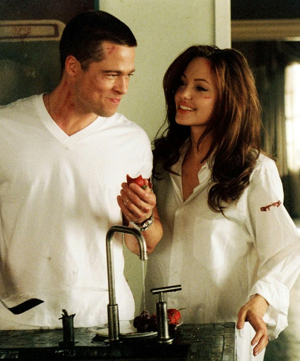 7 Things Men Do That Aren’t Sexual But Are Still Super Sexy Mr-Mrs-Smith