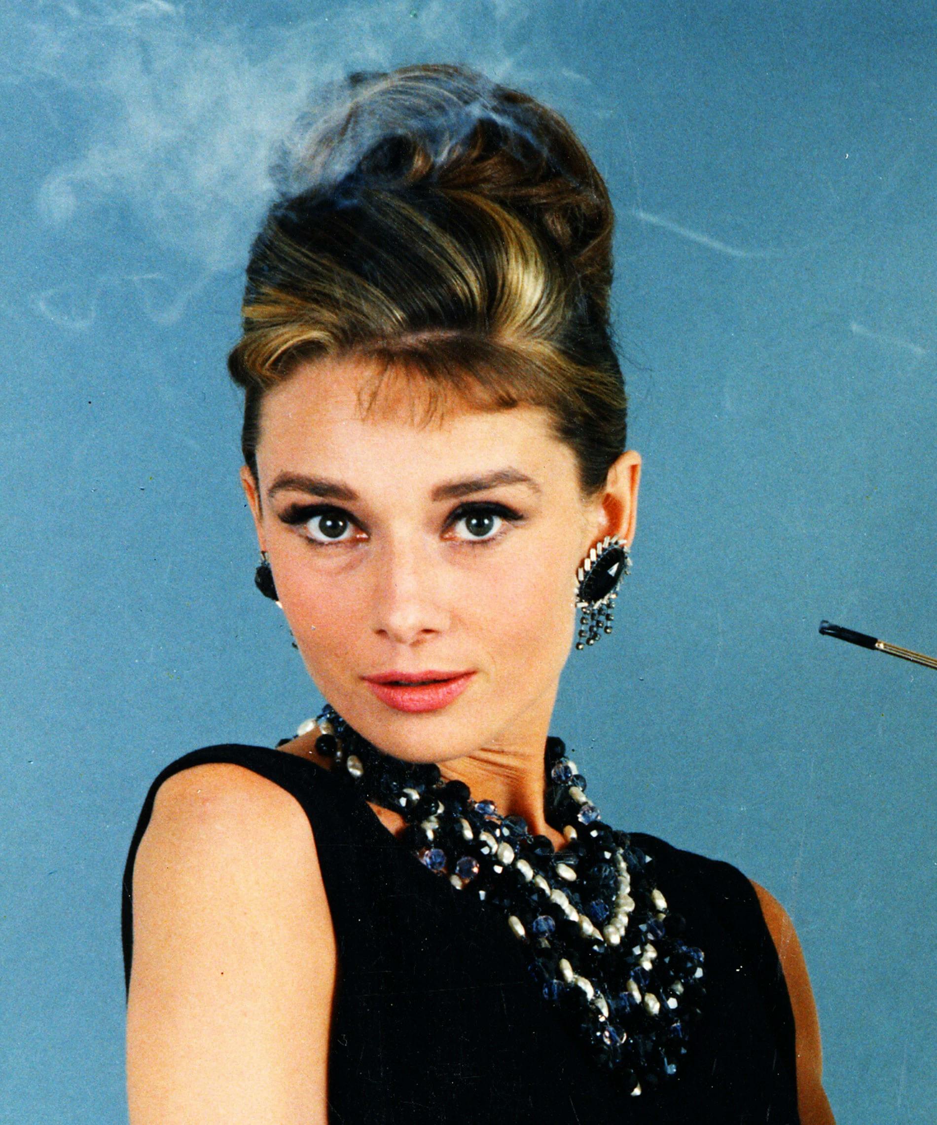 10 Dupes For Audrey’s Iconic “Breakfast At Tiffany’s” Lip Color