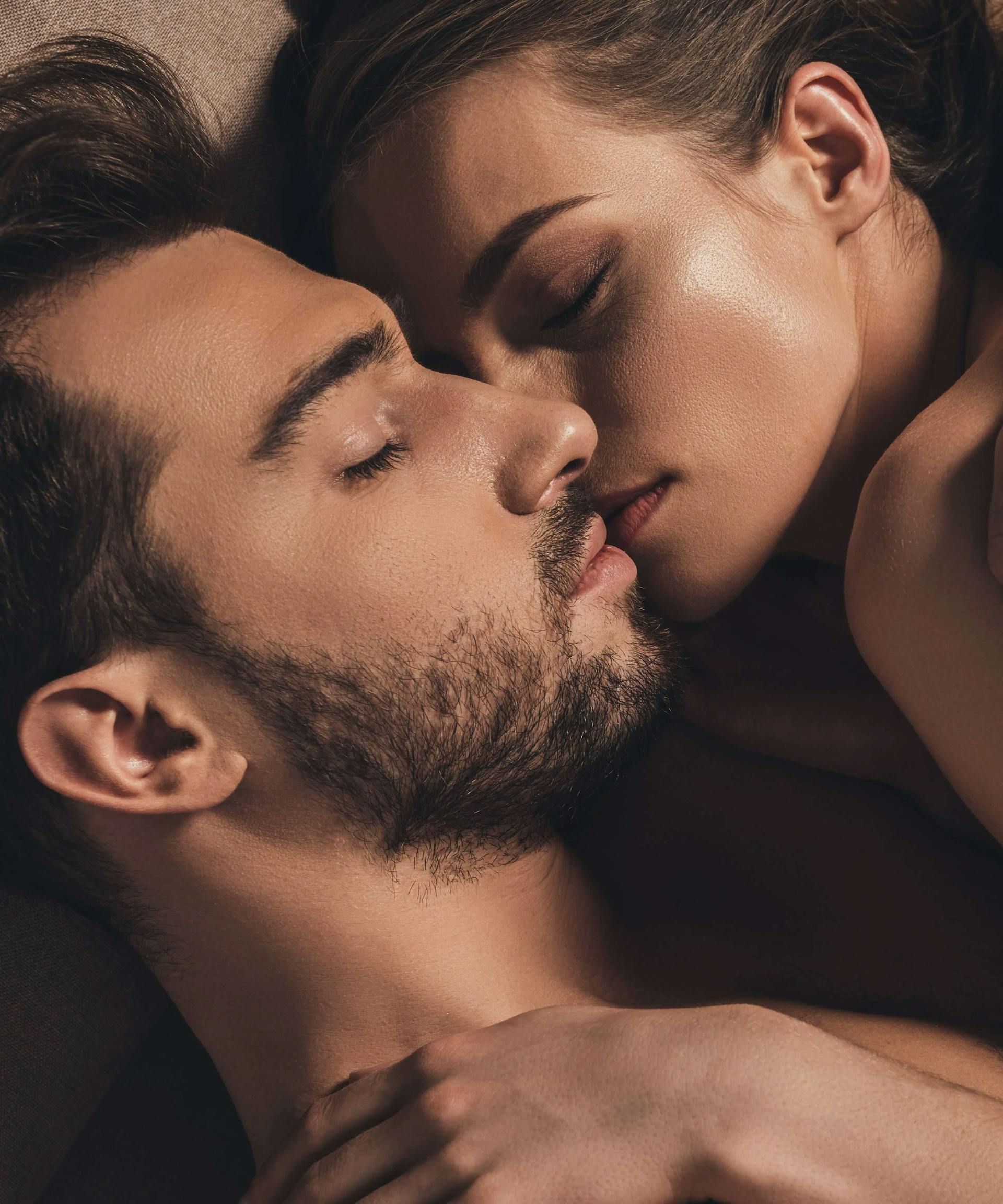 7 Ways To Spark A Romantic Night With Your Husband That Leads To The Bedroom