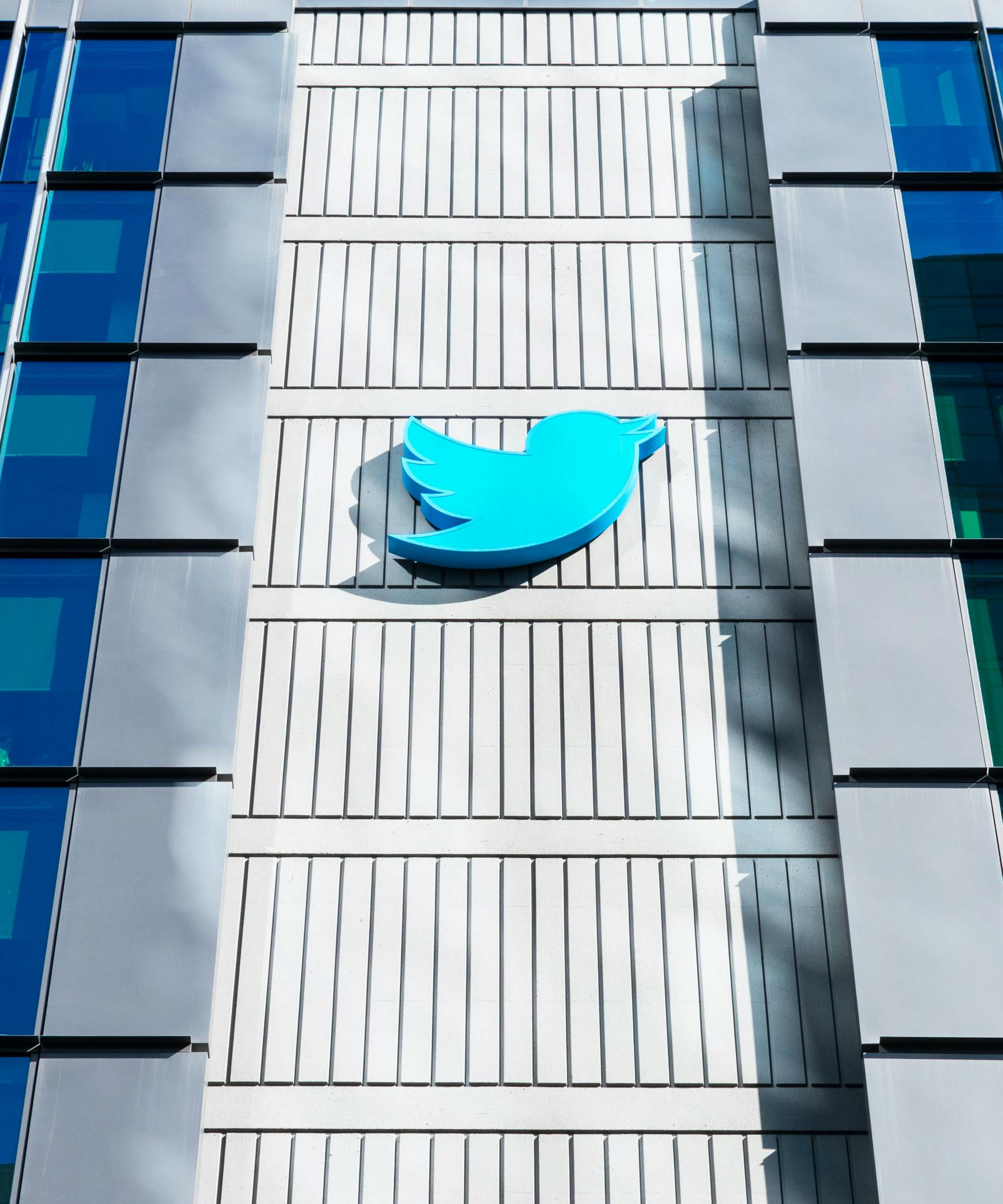 Twitter Sued For Not Removing Child Porn