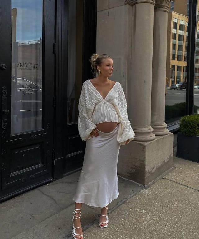 25 Stylish Maternity Outfits You Wouldn’t Catch Our Moms In 