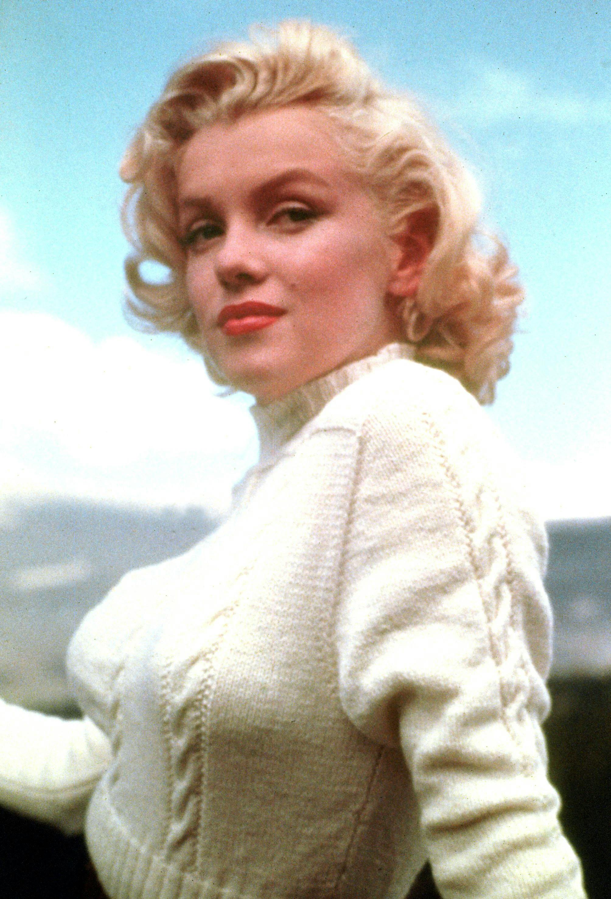 Marilyn Monroe in November 1953 issue of Modern Screen. Public domain, via Wikimedia Commons.
